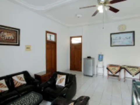 Hotel Fevytra Syariah Hotels in Umbulharjo
