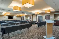 Cambria Hotel Akron - Canton Airport Các khách sạn ở Greentown