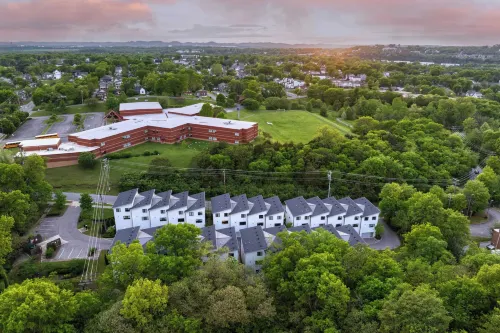 Sleek Modern Stay w/ Balcony & Parking Near Broadway 9th Ave