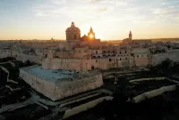 Mdina Main Square Duplex in City walls•Unique Balcony with Cathedral &City Views