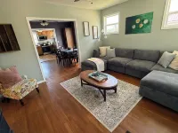 Charming on Chestnut - 8.1 Miles from the New River Gorge National Park