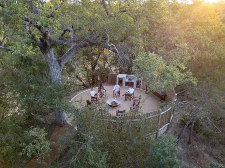 Ukanyi Luxury Villa Отели рядом с достопримечательностью «Tshukudu Game Lodge»