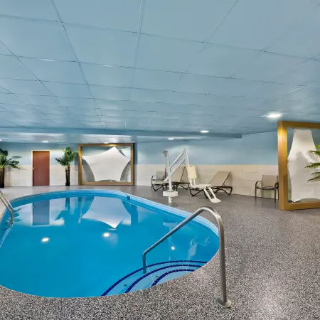 Holiday Inn Express & Suites RALEIGH NE - MEDICAL CTR AREA by IHG