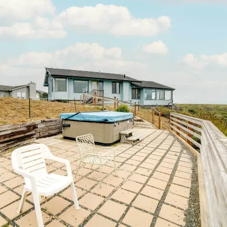 Rahus Ocean Refuge with Manchester Coast Views!