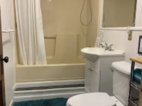 Historic "Woody" Cabin on the River at Miramichee Falls with Kayaks Hoteles en Condado de Sharp