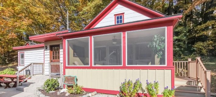 Screened Porch pt Water Views Hot Tub Walk to Saug Ξενοδοχεία στην πόλη Saugatuck