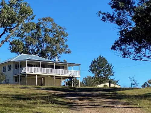 3 bed cottage nestled at centre of 21 acres