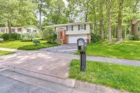 4 Mi to Penn State Suburban Happy Valley Home