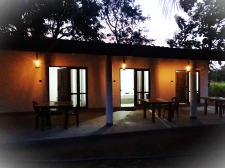 Pura Handa Home Stay Отели в г. Кандалама