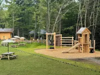 Huttopia Les 2 Lacs - Laurentides Các khách sạn ở Saint-Faustin-Lac-Carre