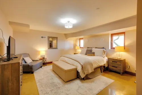 Lovely Belmont Apartment w/ Stunning Views! Hotels in Belmont