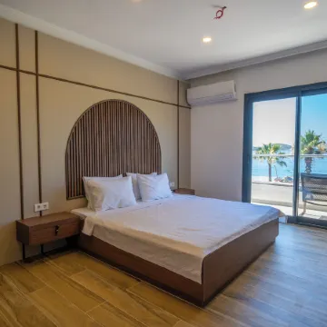 Halikarya Hotel & Restaurant Beach