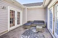 Prince George Getaway Near Historic Sites! - Parkplatz