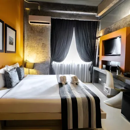 The b Ranong Trend Hotel