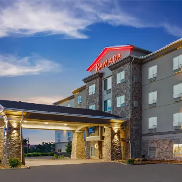 Ramada by Wyndham Drumheller Hotel & Suites