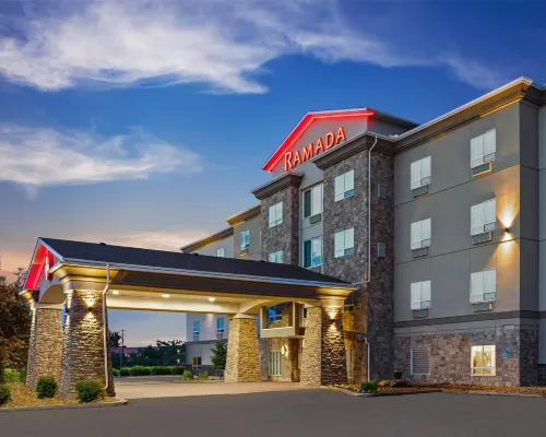 Ramada by Wyndham Drumheller Hotel & Suites Hotels in Drumheller