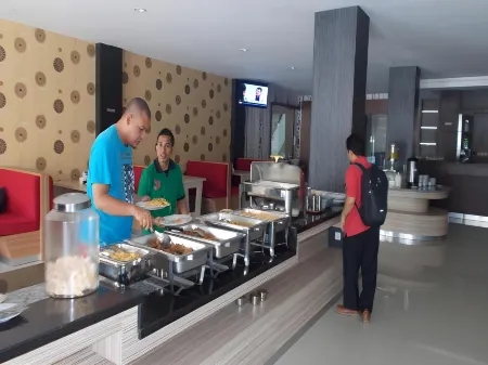 John's Hotel Отели рядом с достопримечательностью «Pantai Warna Kota Kupang NTT»