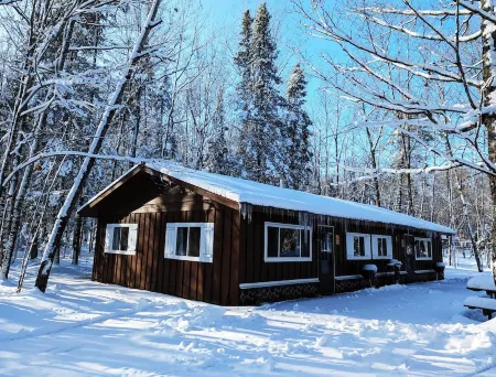 Amenities & Resort Access Included, Cabin 1