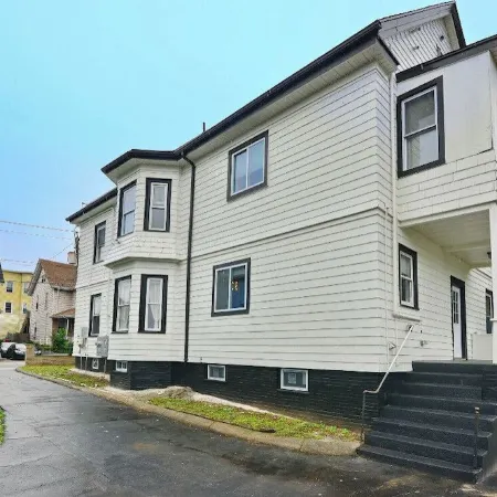 Boston Luxury Home, Free parking, 5 mins to the Casino, 10 minutes to airport.