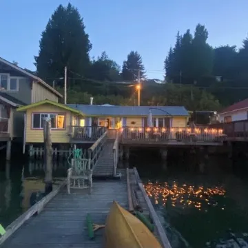 Welcome to the Ocean Front Cowibbean Cottage Отели в г. Коуичен Бэй