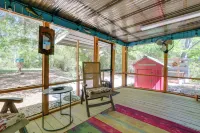 Fire Pit & Boat Dock: Peaceful Dunnellon Cabin!
