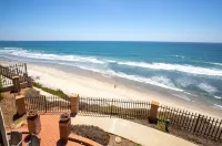 BEAUTIFUL OCEAN VIEW--STEPS TO THE BEACH Hotel a Solana Beach
