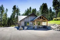 Beautiful Lakeside Suite overlooking Flathead Lake and Swan Mountain Range Hotels in Lakeside