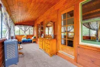 Bisbee Vacation Rental w/ Mountain Views & Sunroom - Homestays