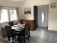 La Ravine, house on the banks of the loing for up to 6 people, with canoes and rowing boat. Hotels in Montigny-sur-Loing