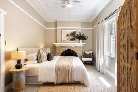 A retreat in Glenelg, minutes from the beach & just 20-mins by tram to the city!