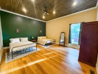 Charming 2-bedroom with AC, WiFi in lovely Jonesboro Hotels in Union County