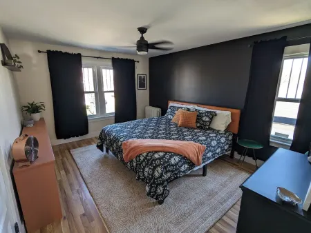 Charming & Relaxing Two Bedroom Upper Apartment in the Heart of Fredonia