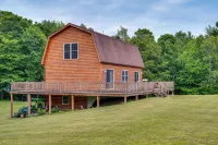 5 Mi to Jay Peak Resort: Cabin w/ Pond Access! -  Privatzimmer