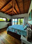 Kathathu del Mar: oceanfront 2 bedroom house with AC, WiFi, hot tub and pool.