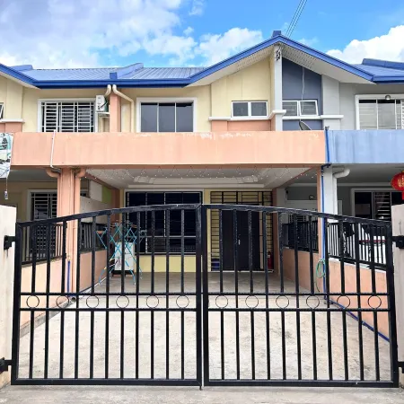 Homestay Singgah Manis Keningau. Near Keningau Town Отели в г. Interior Division