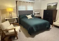 The Wright House, A Stunning, BIG, 4-Bedroom in Warren, Century Home Restored! Hotels in Warren