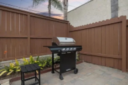 Moonlight dream! 4-bedroom, 4-bathroom ocean view home 1 block from the beach.