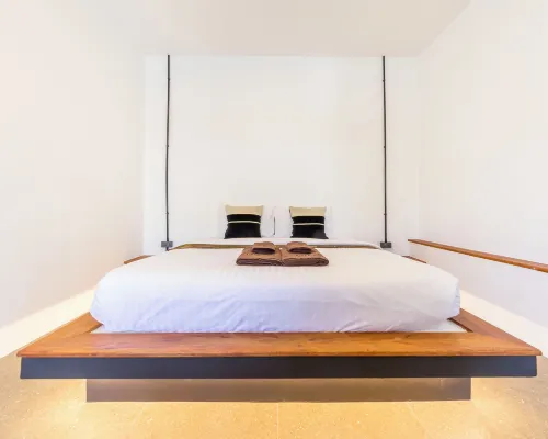 Infinity Guesthouse Отели рядом с достопримечательностью «Мэхад»