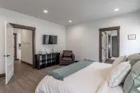 New Spacious Home with 3 Car Garage, Private Backyard, close to Downtown