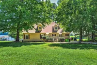 Beautiful Lakefront Retreat w/ Dock & Grill! - Haustierfreundliche
