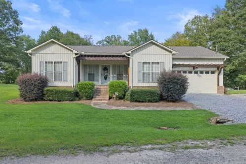 Lakefront Home on Smith Lake w/ Easy Water Access & Tritoon/Sea Doo Rental!