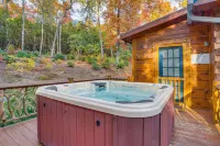 25-Acre Mountain Retreat w/ Trails, Pond, Hot Tub - Homestays