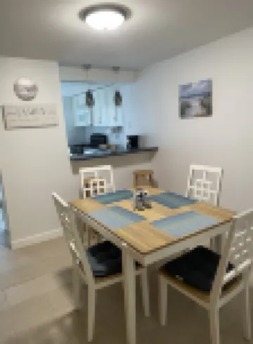 Lovely 2 Bedroom Unit in Long Branch, close to the beach, and NJ Transit.