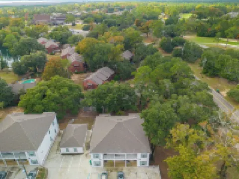 Upstairs Newly Built Condo at Diamondhead Country Club - Walk to the Clubhouse Hotels in Diamondhead