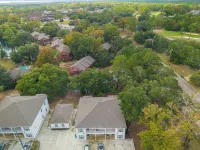 Upstairs Newly Built Condo at Diamondhead Country Club - Walk to the Clubhouse