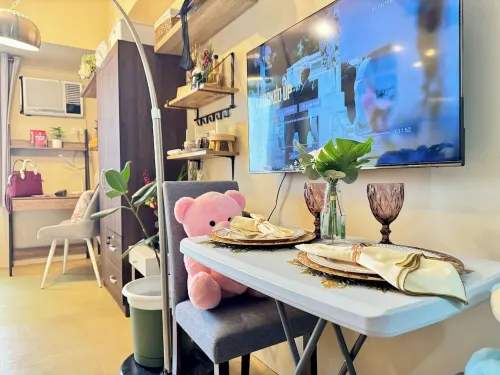 New Cozy 1-bedroom condo in Cagayan de Oro Amazing view of the Poolw/Workstation