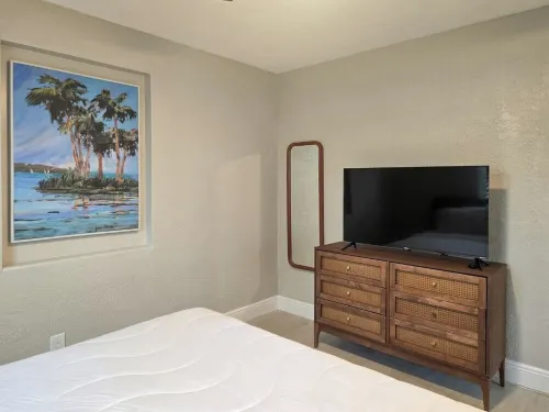 Cozy 2-bedroom house in enjoyable New Smyrna/ Edgewater with AC, WiFi