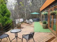 Relaxing couples getaway with hot tub Hotels in Congleton