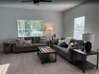 Cozy Apartment in Lake City, only minutes from the baseball fields and food!