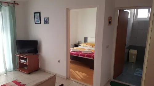 Vacation home Nella, directly by the sea